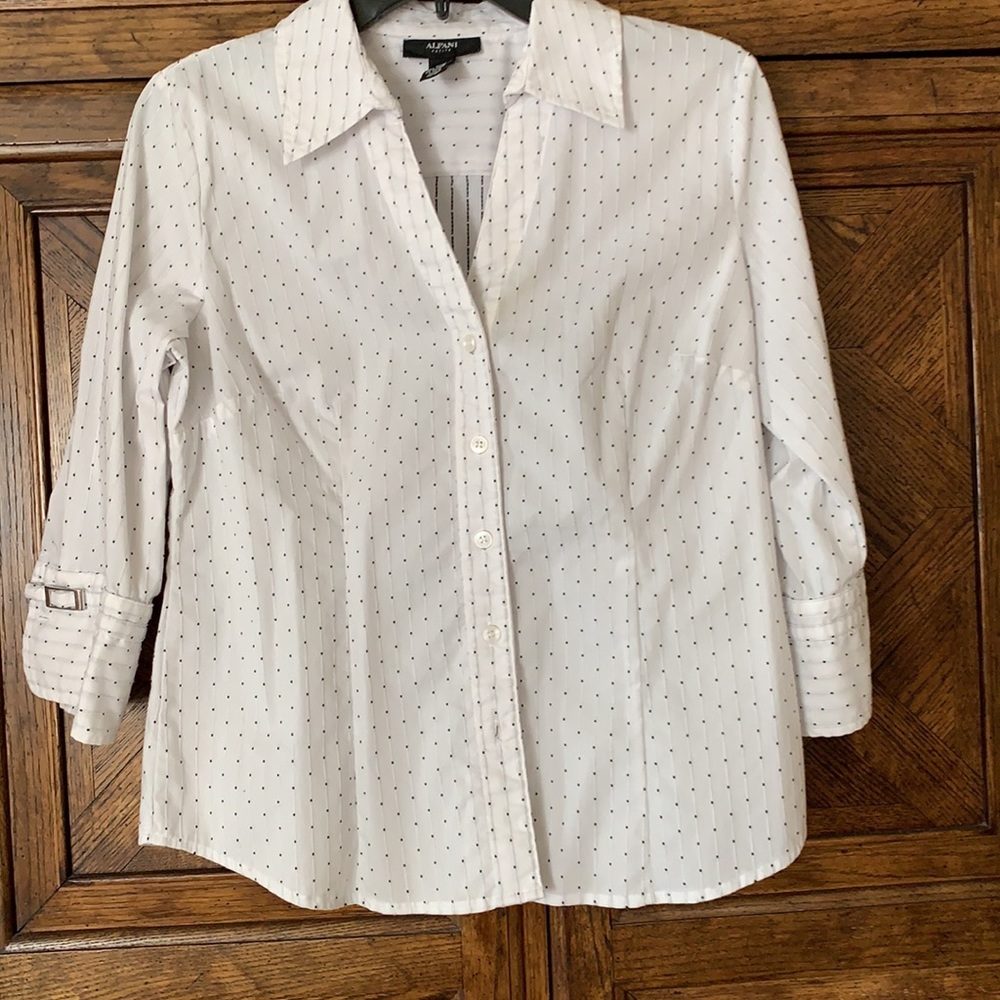 Alfani: Super cute button down blouse three-quarter sleeve like new!